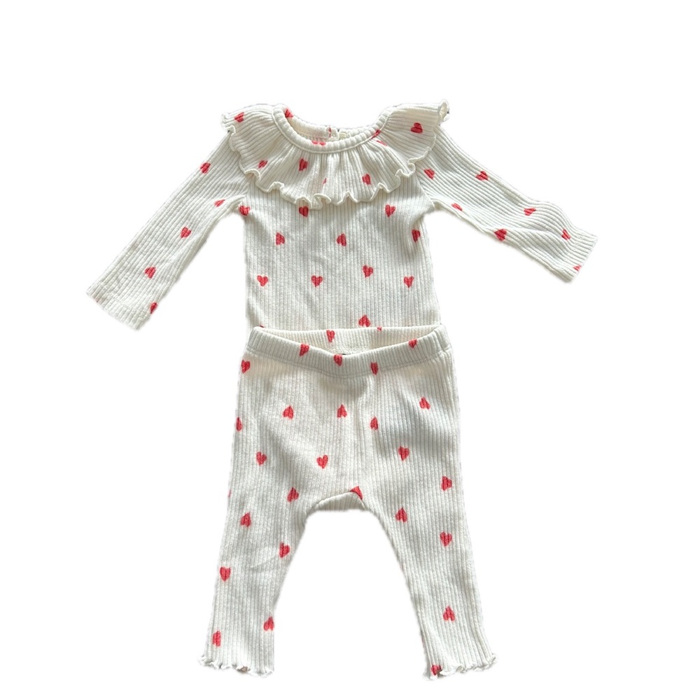 Old Navy White and red heart Outfit